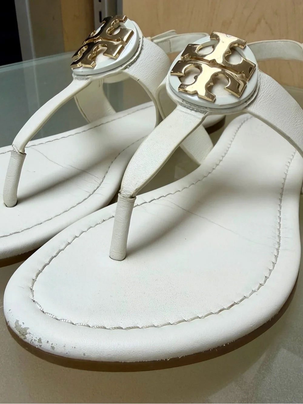 Tory Burch Bryce White Leather Thong Sandals with Gold Emblem